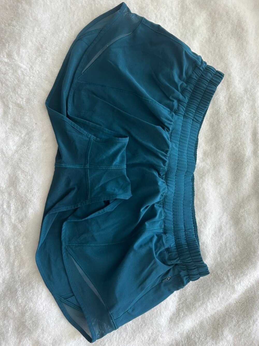 Lululemon Hotty Hot Short 2.5" Inseam Size 10 - Picture 2 of 4